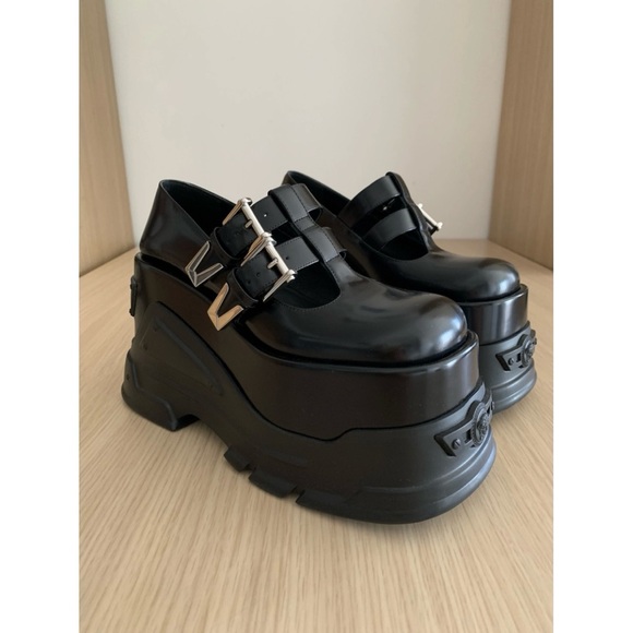 Versace Medusa Anthem Mary Janes - Picture 2 of 10